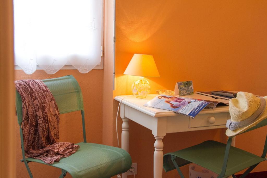 Les Hirondelles Hotel Les Sables-dʼOlonne Kamer foto