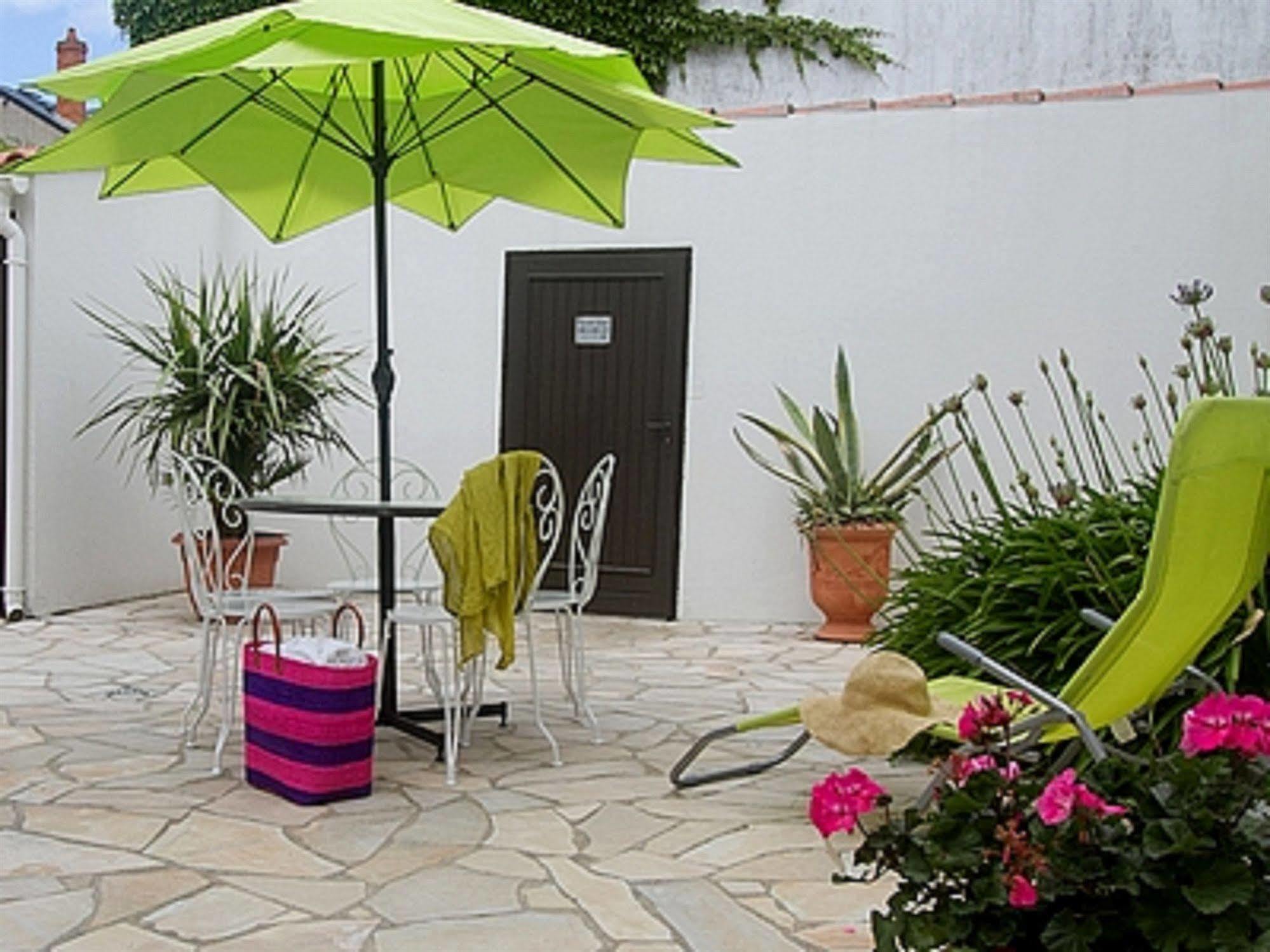 Les Hirondelles Hotel Les Sables-dʼOlonne Buitenkant foto