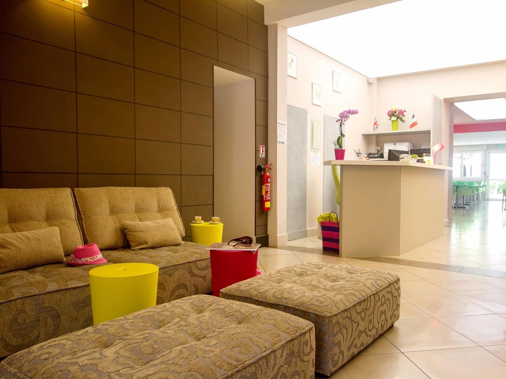 Les Hirondelles Hotel Les Sables-dʼOlonne Buitenkant foto