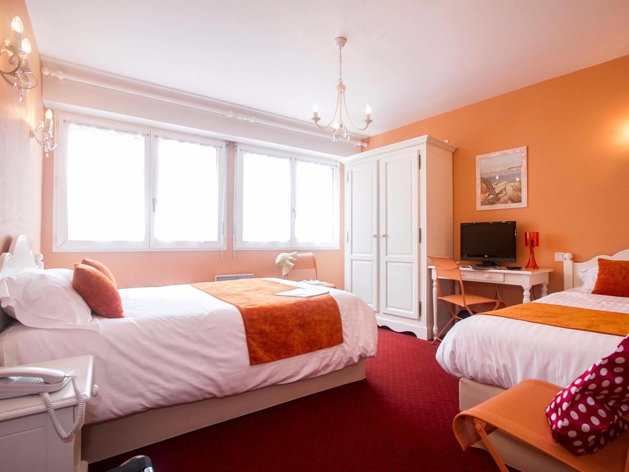 Les Hirondelles Hotel Les Sables-dʼOlonne Buitenkant foto