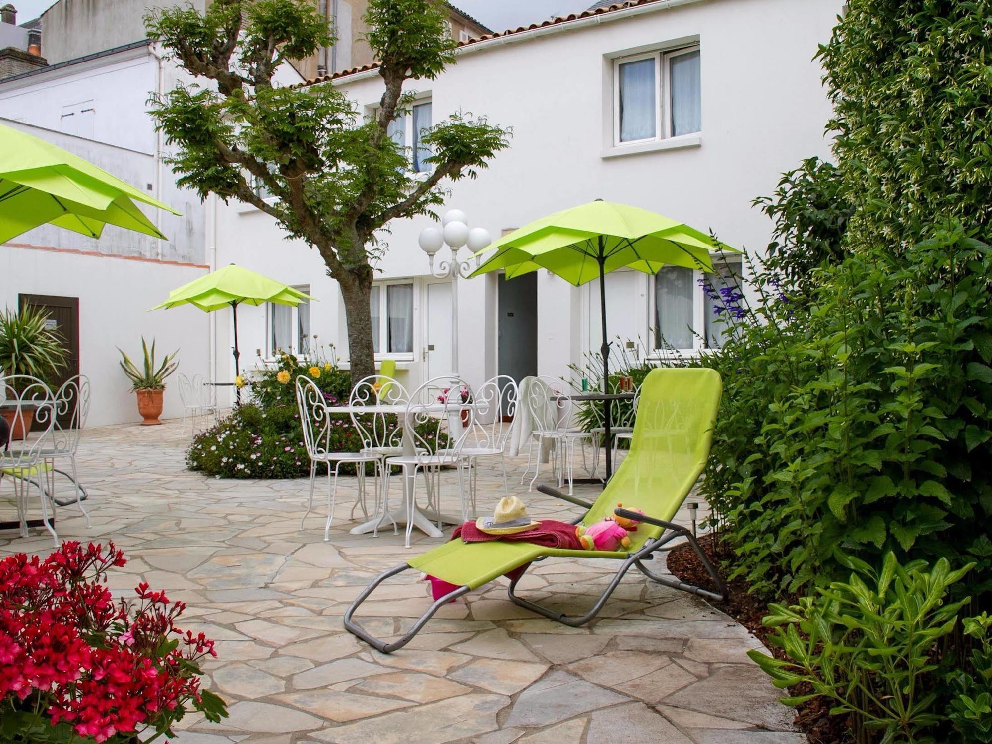 Les Hirondelles Hotel Les Sables-dʼOlonne Buitenkant foto