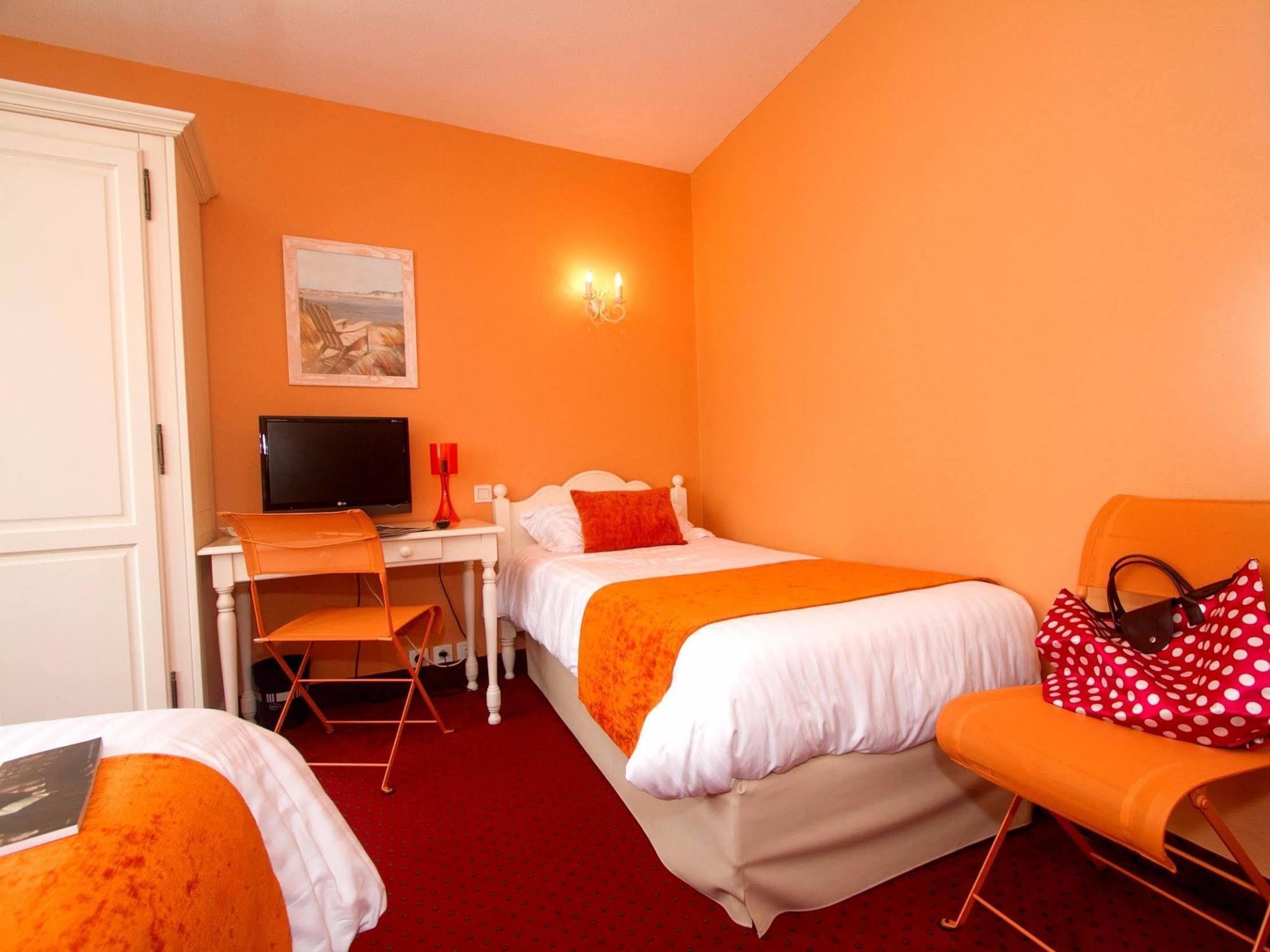 Les Hirondelles Hotel Les Sables-dʼOlonne Buitenkant foto